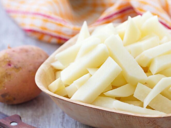Šviežių bulvių salotos su sezamų sėklų pasta