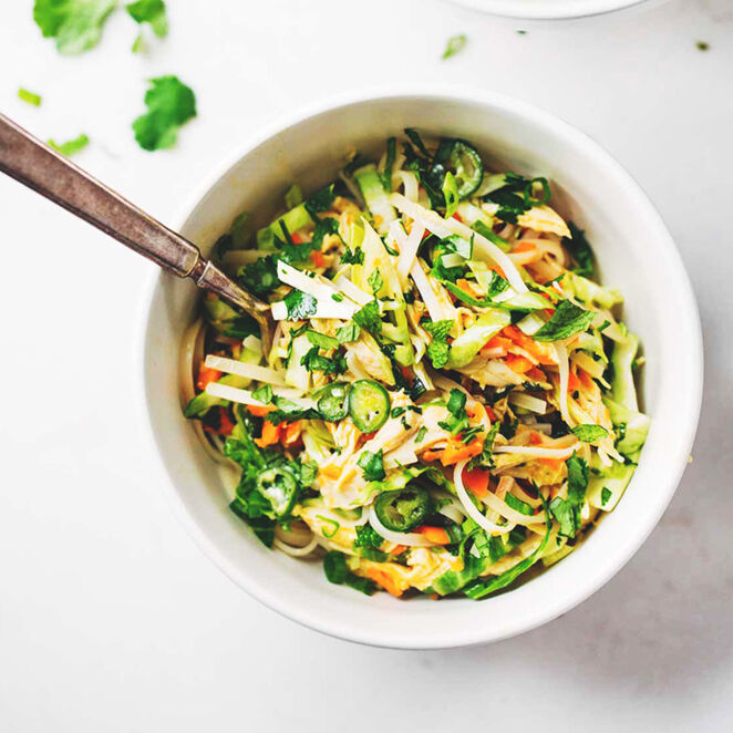 Vištiena su ryžių makaronais vietnamietiškai