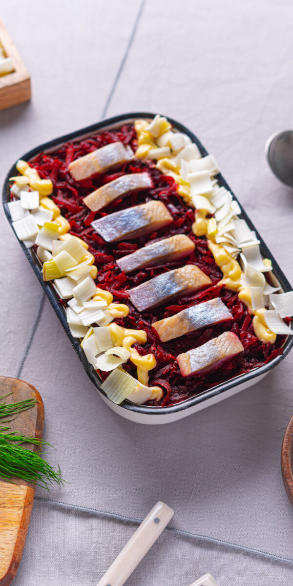 Sluoksniuotos silkių salotos