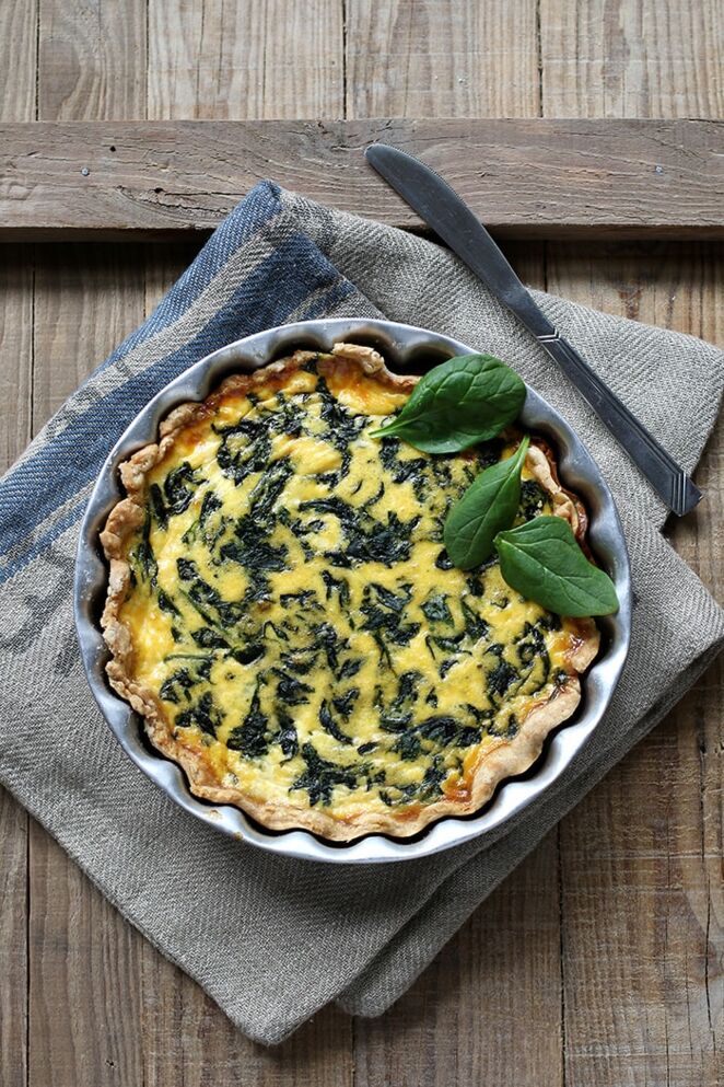 Špinatų ir kietojo sūrio kišas