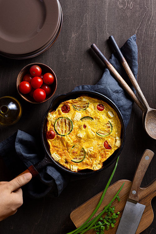 Fritata su daržovėmis ir varškės sūriu