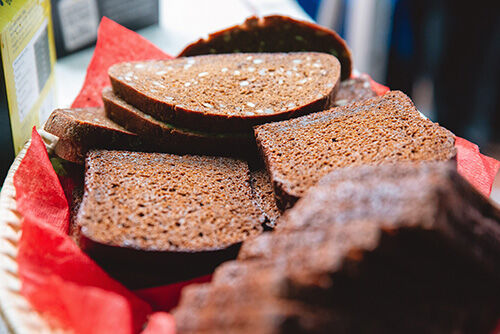 „Gardėsis“ ir „Maxima“ kviečia aukoti maltiečiams – skelbia akciją „Gera dalytis su senoliais“